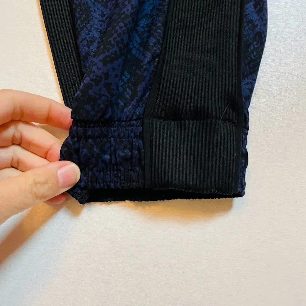 Athleta Brooklyn Jogger Pant Python Snake Printed Blue Black Tuxedo Athletic